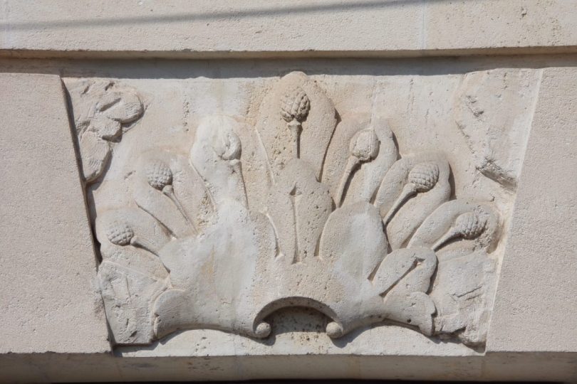 Maison, 61, rue du Champ de Foire (15 mars 2017) - détail au-dessus de la fenêtre