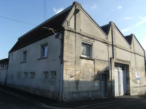 Usine de menuiserie, usine d'emballage et conditionnement dite Sté charentaise d'application du bois, actuellement Ets Cavar et Fils S.A.R.L. (26 rue de Boston) (27 septembre 2015)