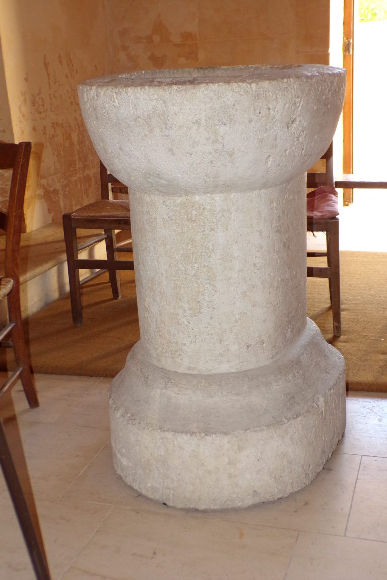 Saint-Sulpice de Cognac - L'église Saint Sulpice - Fonts baptismaux (12 avril 2017)