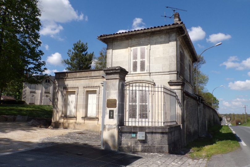 Cherves-Richemont - L'entree du Château de Chanteloup (3 avril 2017)