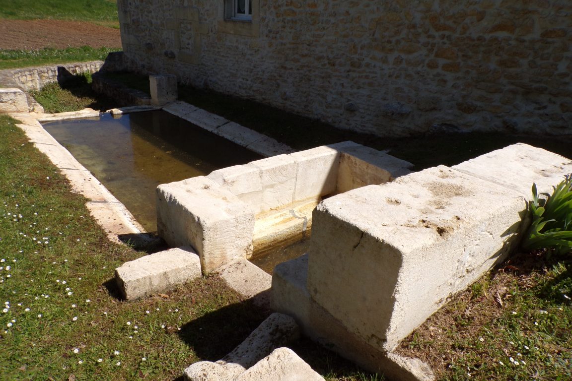 Burie - La fontaine de Berlouze (12 avril 2017)