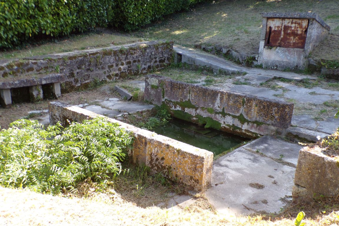 Graves-Saint-Amant - Le lavoir de Saintonge (24 avril 2017)
