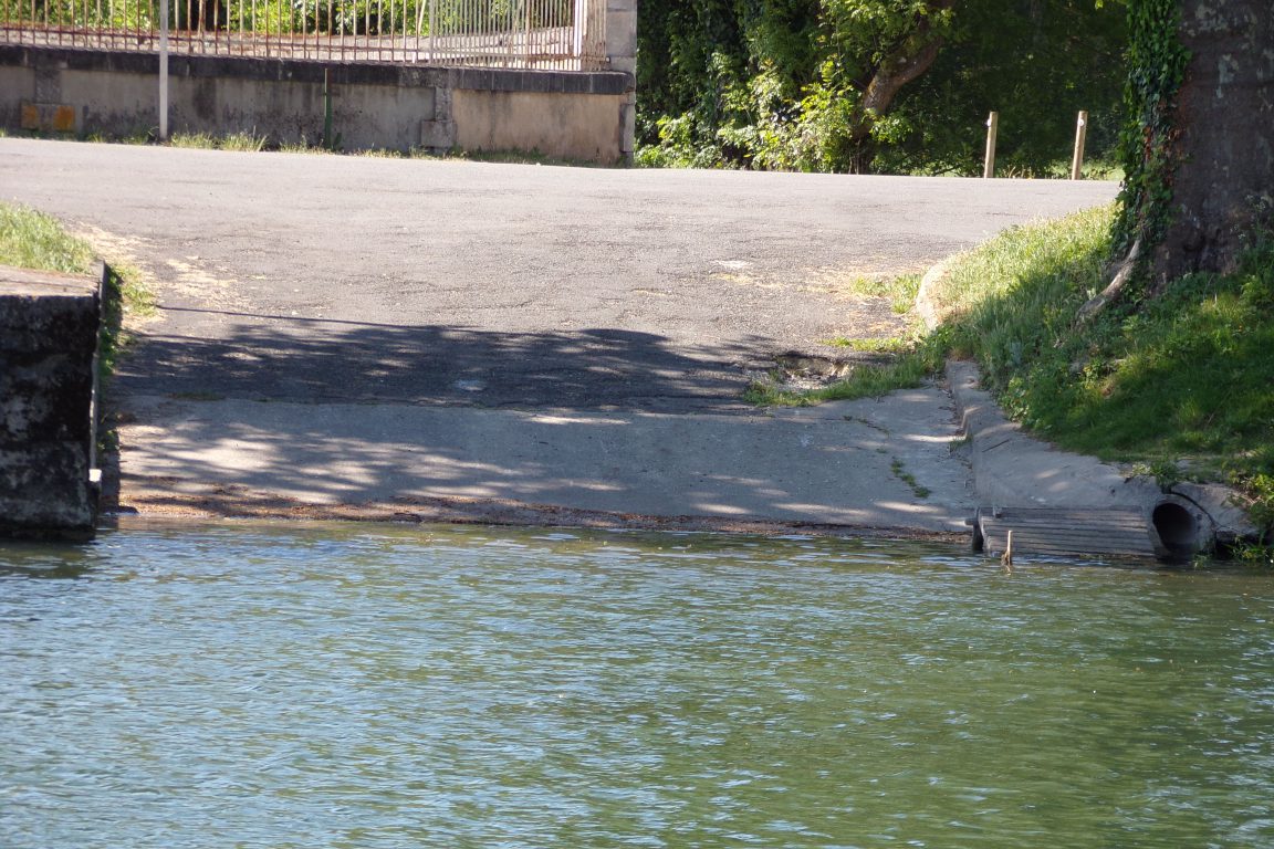 Jarnac - Le lavoir sur les Quais (19 avril 2017)