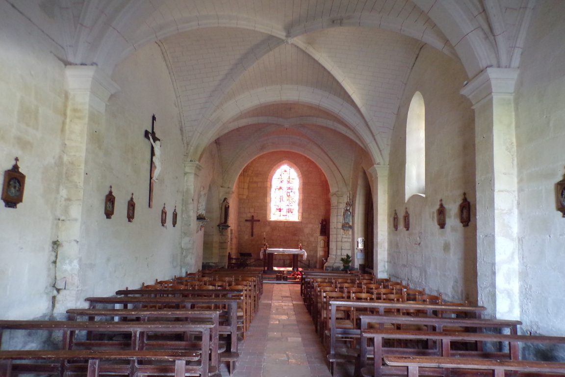 Bréville - L'église Saint-Benoît - Vue de l'entrée (27 mai 2017)