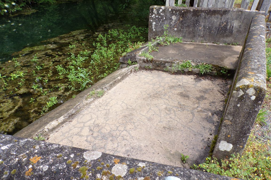 Nercillac - Le lavoir - rue Tignoux (29 mai 2017)