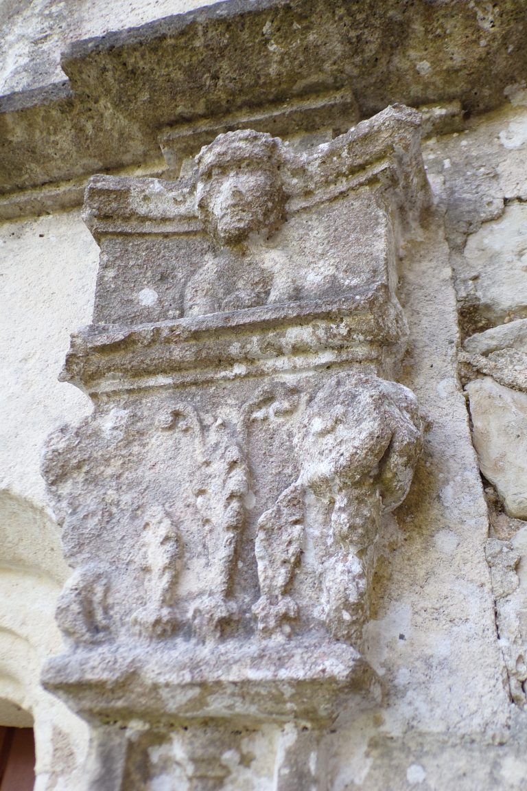 Ambleville - L'église Saint-Pierre - Un modillon (22 mai 2017)