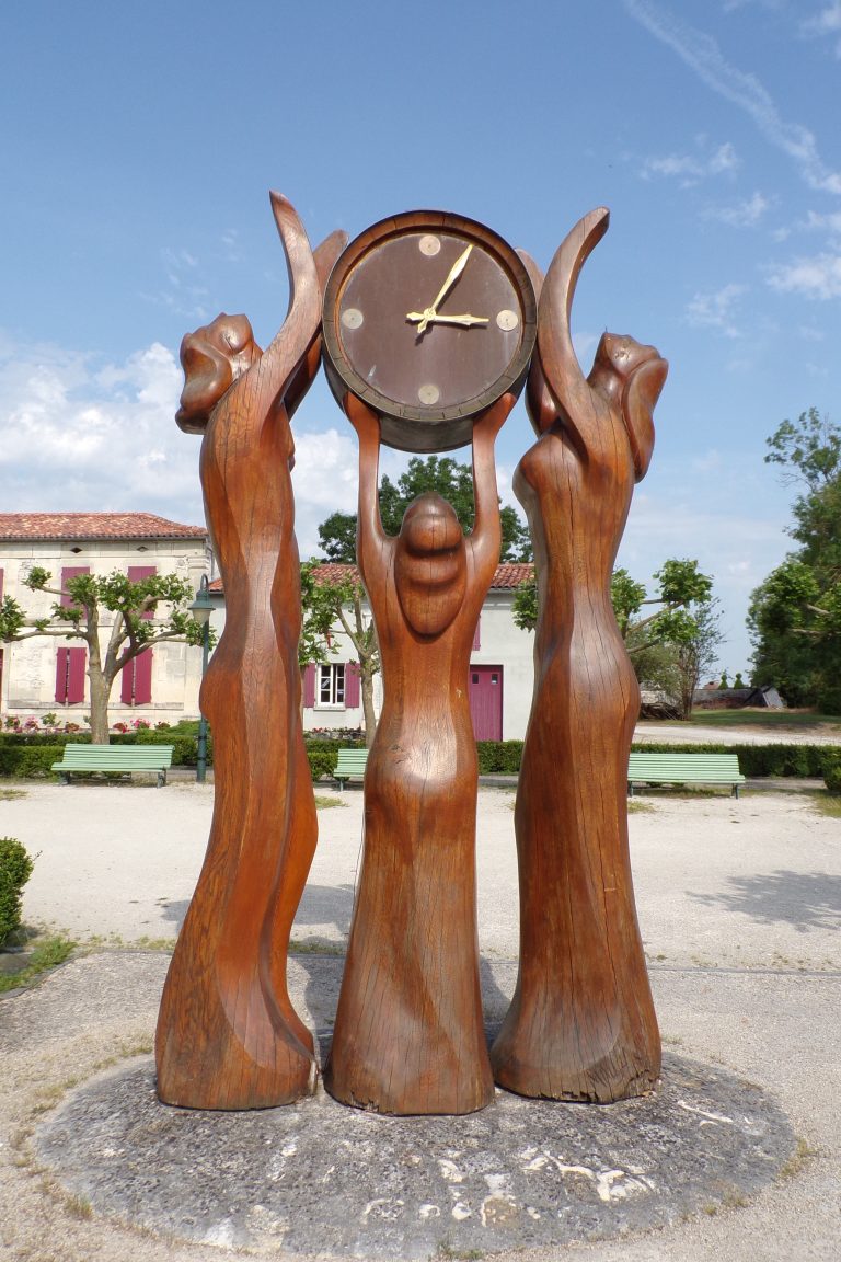 Oeuvre d'art en bois (27 mai 2017) La famille dans le temps