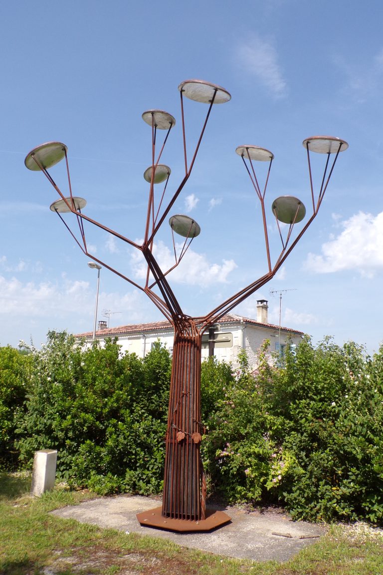 Oeuvre d'art en métal (27 mai 2017) Trois puissance trois