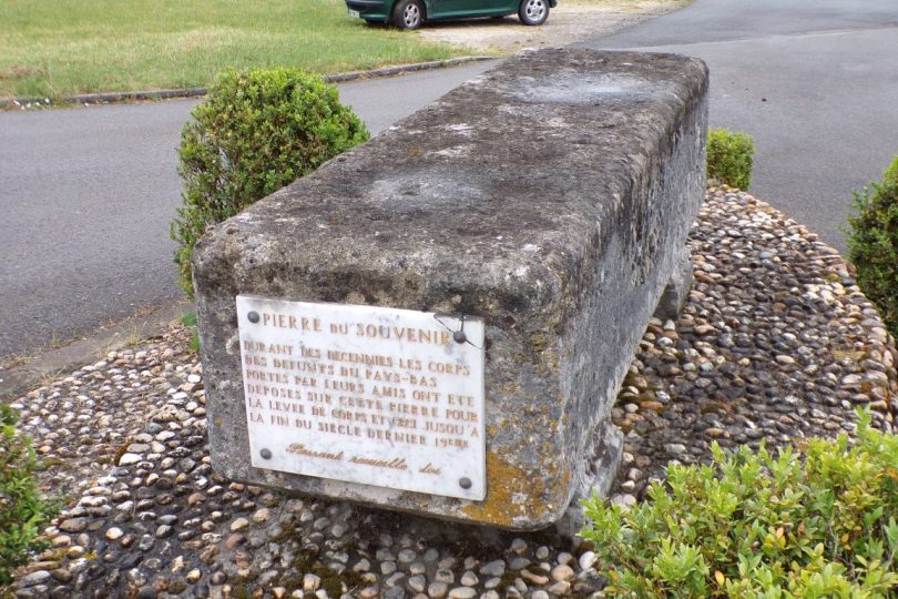 Cherves-Richemont - Pierre du souvenir (29 mai 2017)