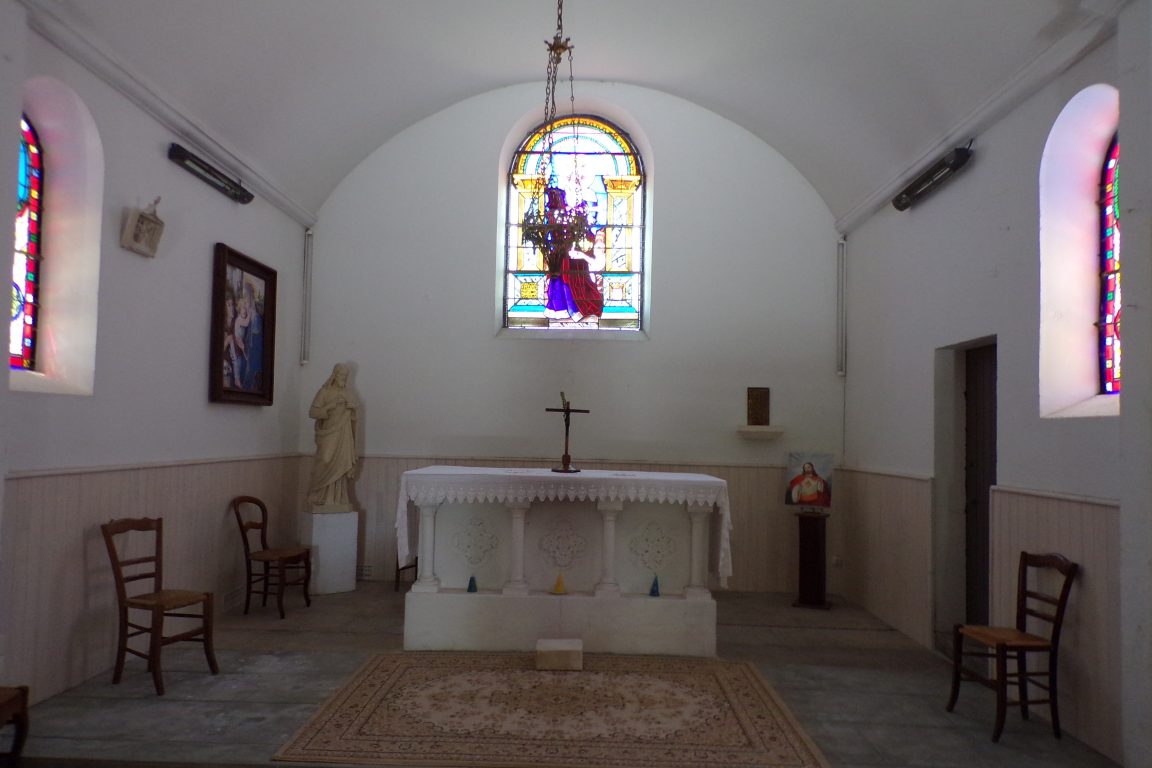 Fleurac - L'église Sainte-Élisabeth - L'autel (15 juin 2017)