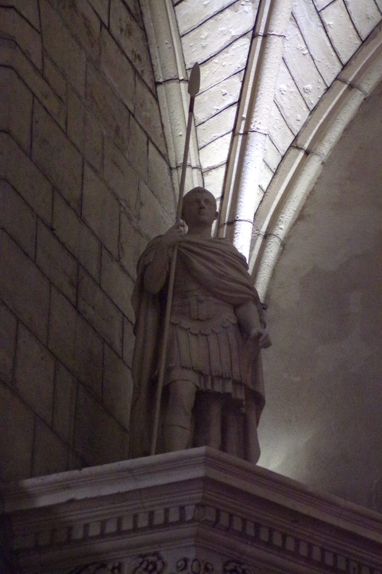 Sigogne - L'église Saint-Martin - Un centurion (15 juin 2017)