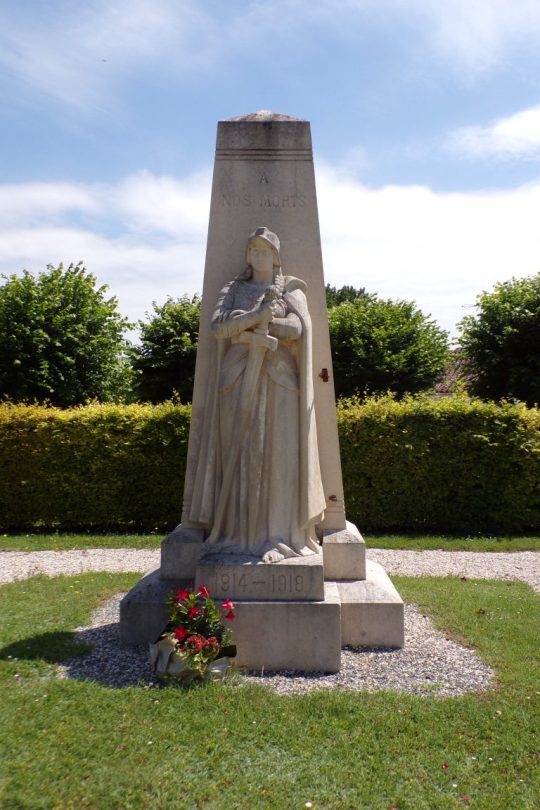 Sainte-Sévère - Le monument aux morts (12 juin 2017)