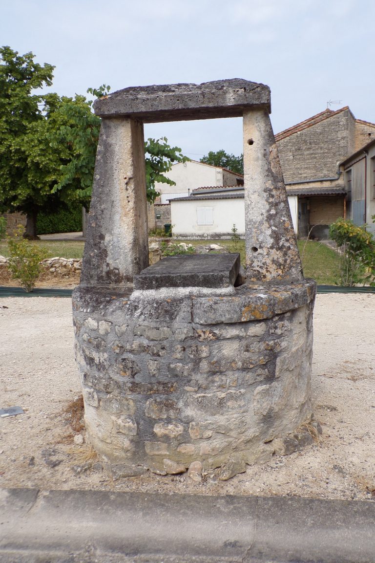 Sigogne - Le puits collectif (15 juin 2017)
