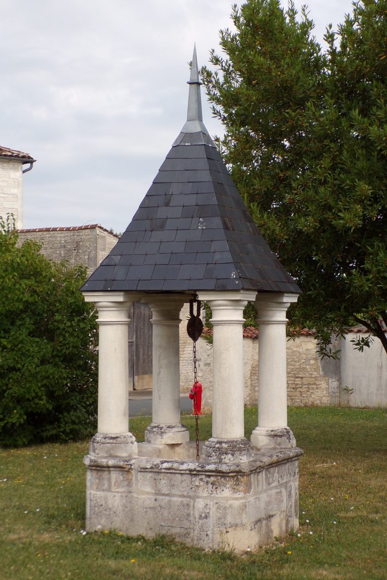 Sigogne - Le puits de l'école (15 juin 2017)