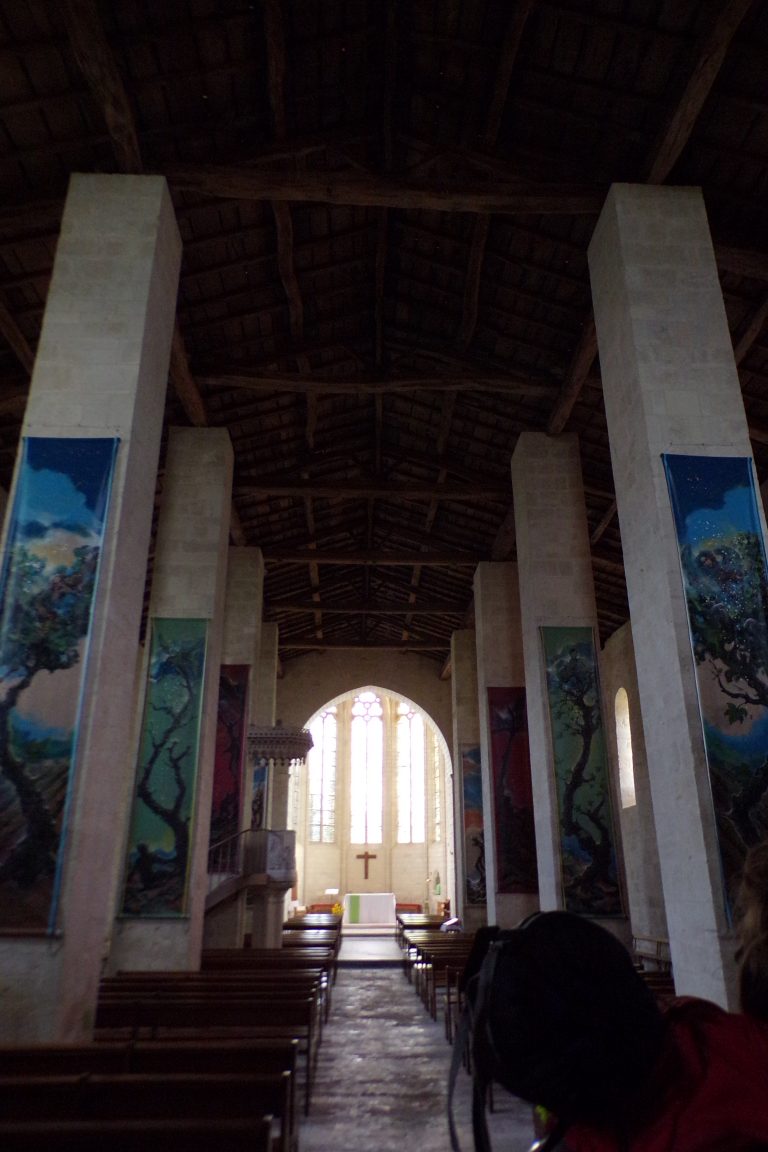 Matha - L'église Sainte-Hérie - Vue de l'entrée (21 juillet 2017)