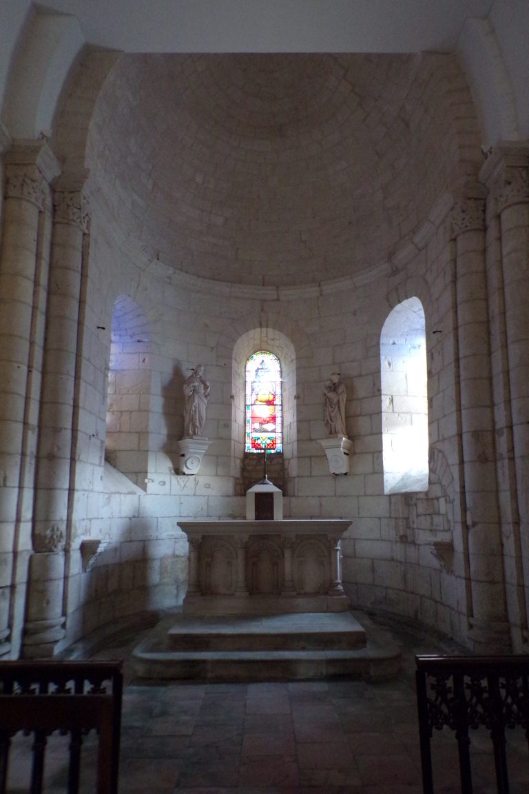 Thors - L'église Sainte-Madeleine - L'autel (24 septembre 2017)