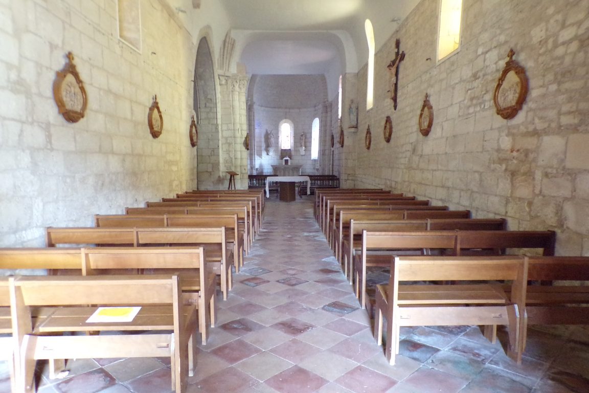 Thors - L'église Sainte-Madeleine - Vue de l'entrée (24 septembre 2017)