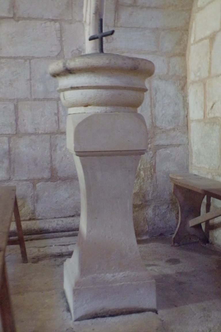 Thors - L'église Sainte-Madeleine - Fonts baptismaux (24 septembre 2017)