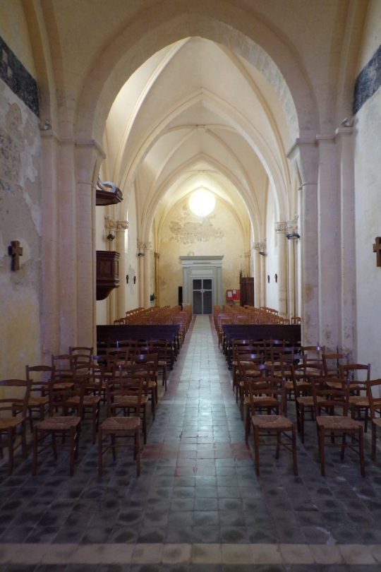 Lignières-Sonneville - L'église Notre-Dame - Vue de l'autel (1 novembre 2017)
