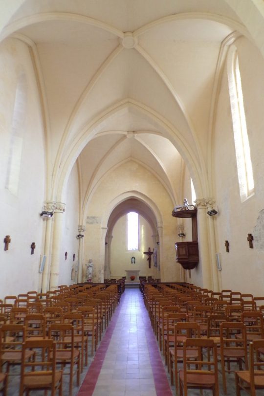 Lignières-Sonneville - L'église Notre-Dame - Vue de l'entrée (1 novembre 2017)
