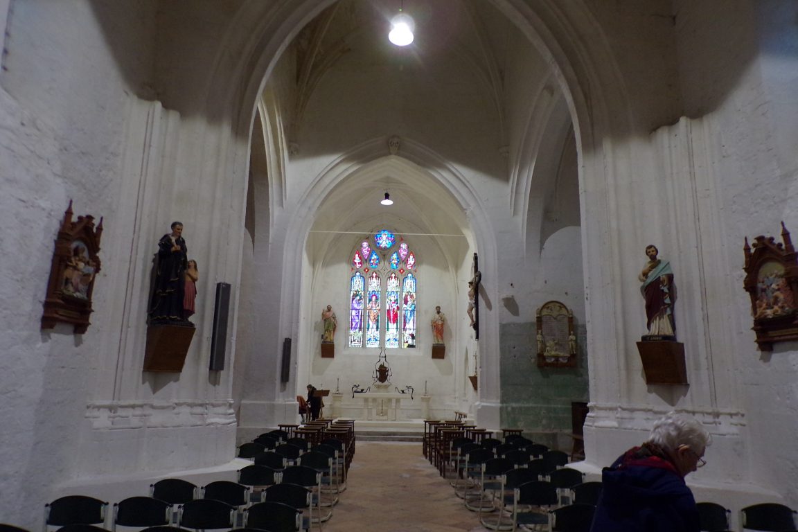 Sonnac - L'église Saint-Etienne - Vue de l'entrée (2 janvier 2018)