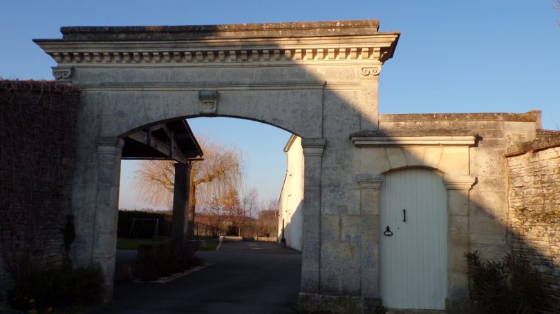 Cherves-Richemont - Le portail à Orlut - daté 1861 (27 février 2018)