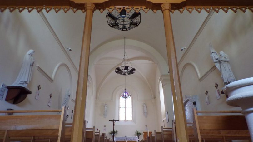 Boutiers - L'église Saint-Antoine - Vue de l'entrée (23 avril 2018)