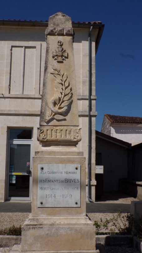 Brives sur Charente - Le monument aux morts (19 avril 2018)