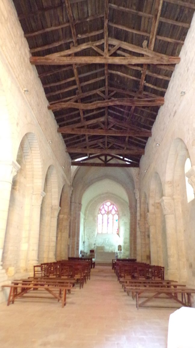 Macqueville - L'église Saint-Etienne - Vue de l'entrée (27 avril 2018)