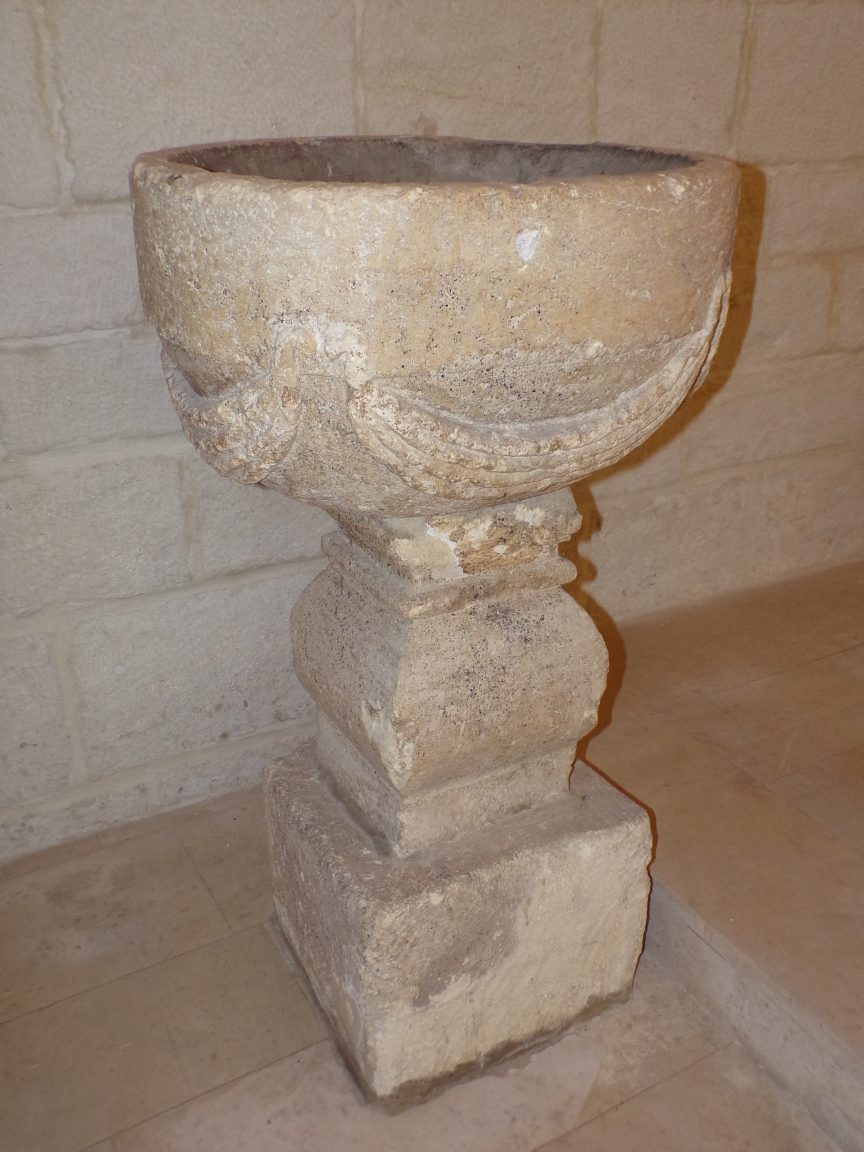 Merpins - L'église Saint-Rémy - Fonts baptismaux (28 mai 2018)