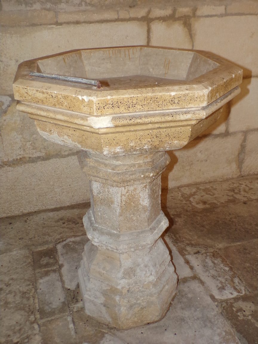 Merpins - L'église Saint-Rémy - Fonts baptismaux (28 mai 2018)