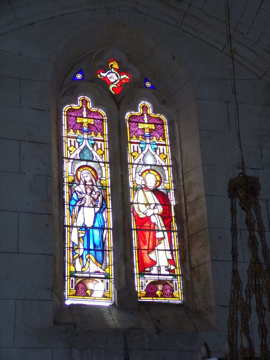 Verrières - L'église Saint-Palais - Le vitrail 'Virgo mater, Saint Joseph' (7 mai 2018)
