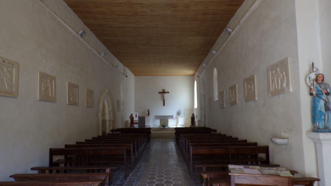 Vibrac - L'église Saint-Pierre - Vue de l'entrée (5 mai 2018)