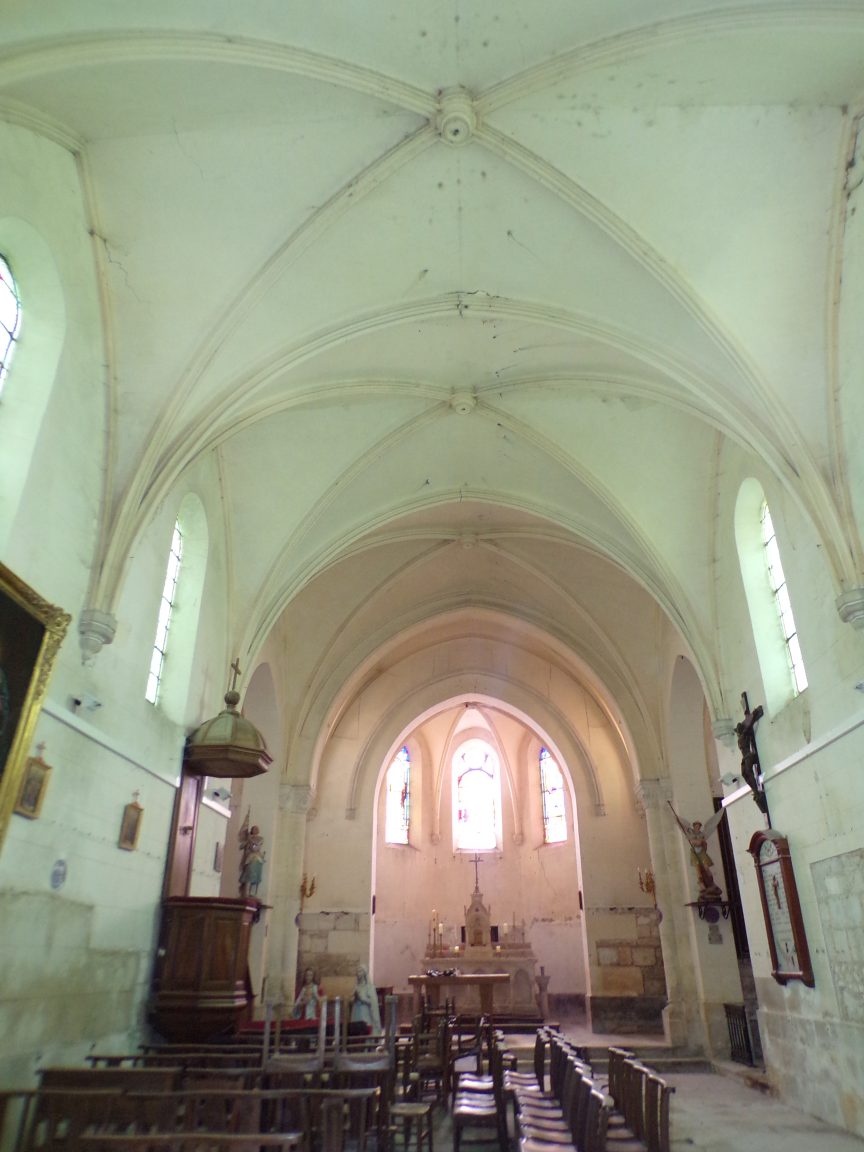 Brives sur Charente - L'église Saint-Etienne - Vue de la porte d'entrée (27 juin 2018)
