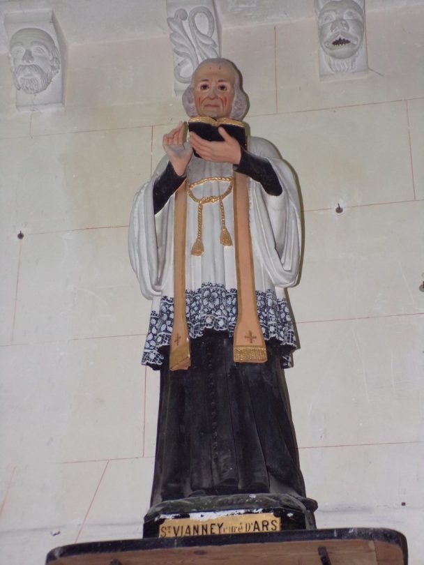 Brives sur Charente - L'église Saint-Etienne - Saint Vianney curé d'Ars (27 juin 2018)