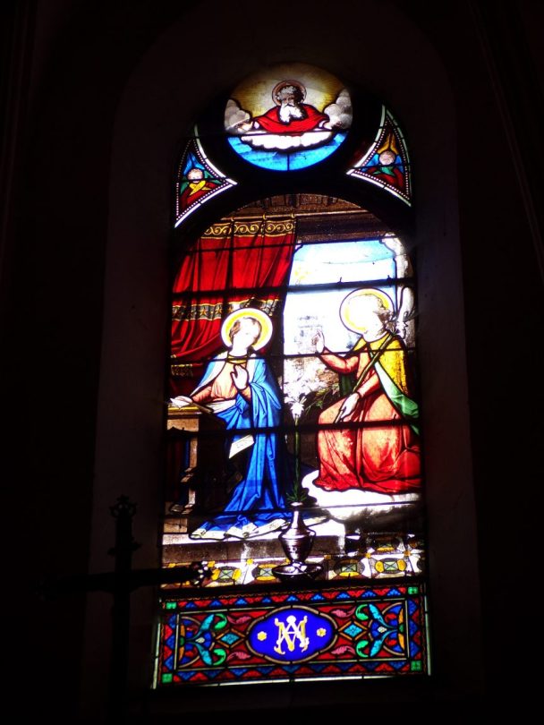 Brives sur Charente - L'église Saint-Etienne - Un vitrail (27 juin 2018)