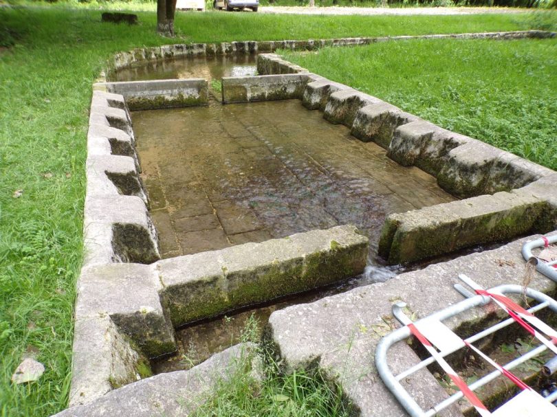 Dompierre-sur Charente - Le lavoir 'Fontaine du Pré St Jean' (8 juin 2018)