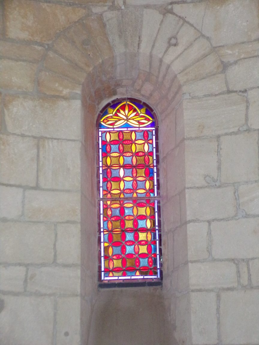 Le Seure - L'église Notre-Dame de l'Assomption - Un vitrail (22 juin 2018)