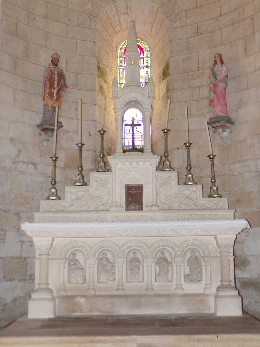 Migron - L'église Saint-Nazaire - L'autel (19 juin 2018)