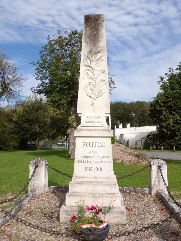 Rouffiac - Le monument aux morts (8 juin 2018)