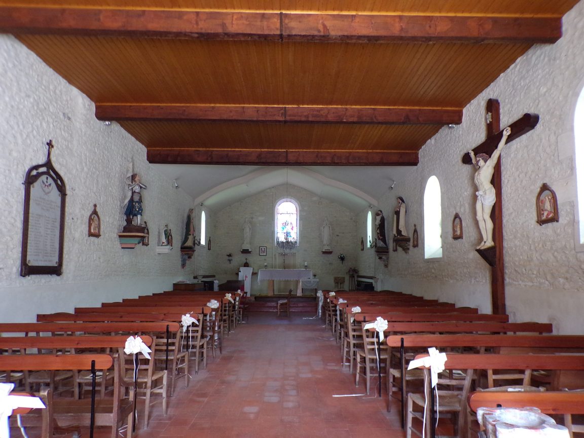 Salignac-sur-Charente - L'église Saint-Louis - Vue de l'entrée (27 juin 2018)