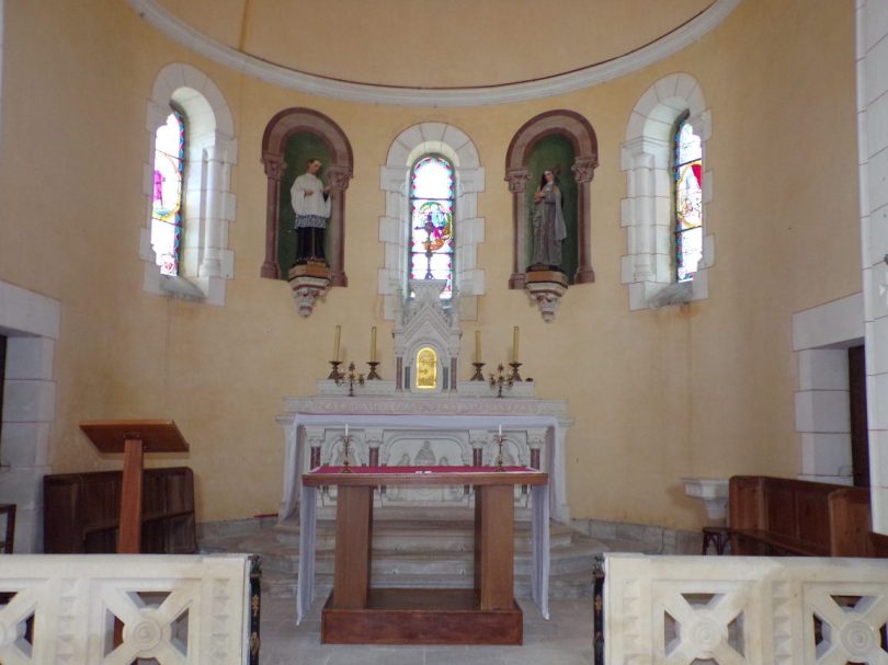 Sainte-Sévère - L'église Sainte-Sévère - L'autel (23 juillet 2018)