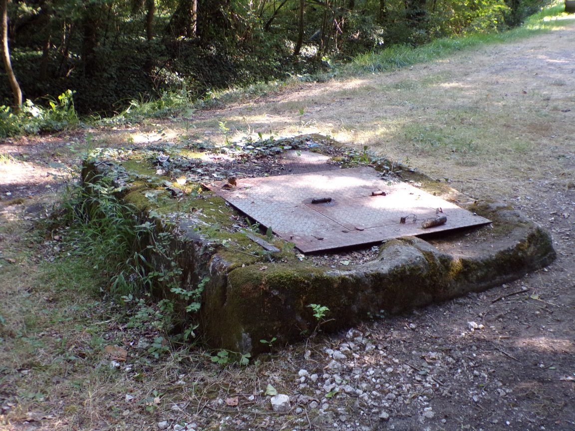 Ballans - La fontaine de Gillan (20 août 2018)