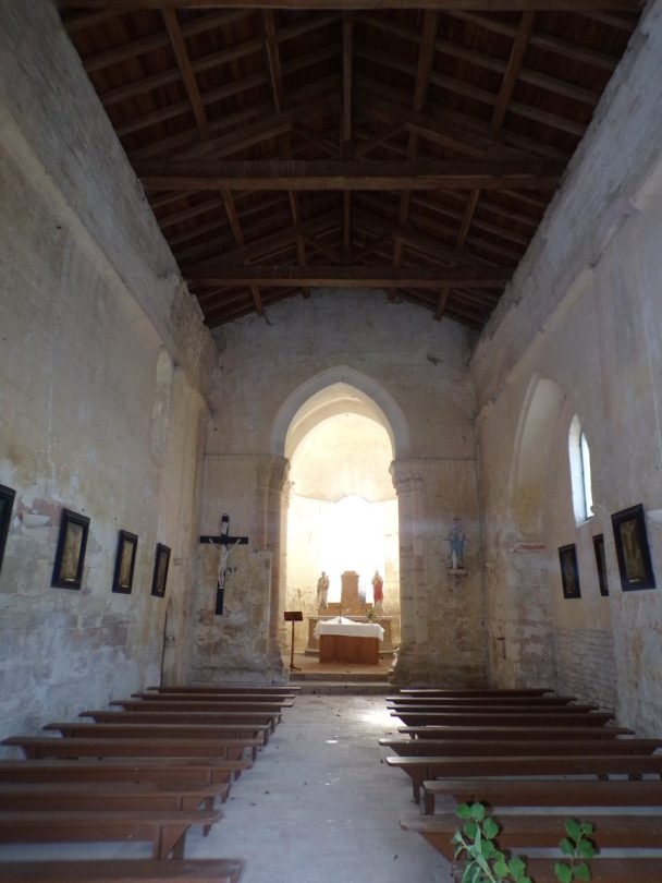 Brie sous Matha – L’église Saint-Pierre – Vue de l’entrée (13 août 2018)