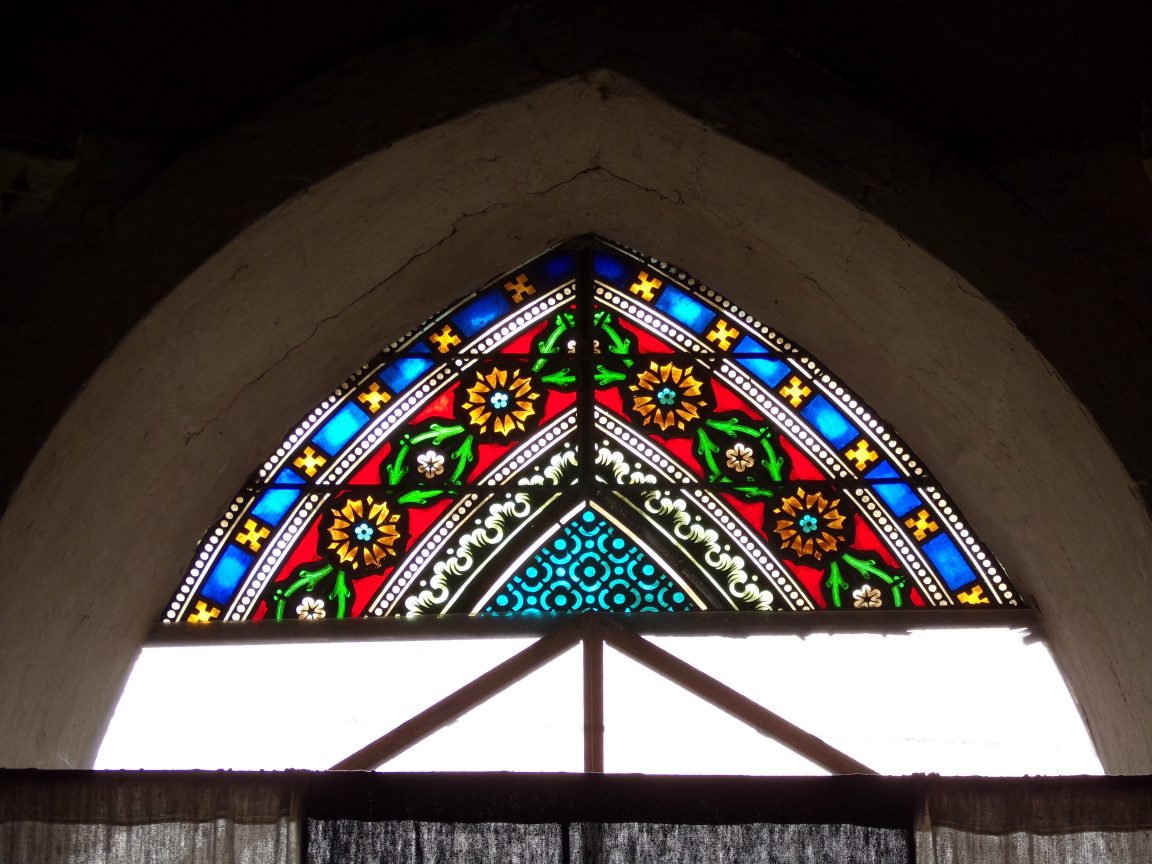 Brie sous Matha – L’église Saint-Pierre – Le vitrail (13 août 2018)