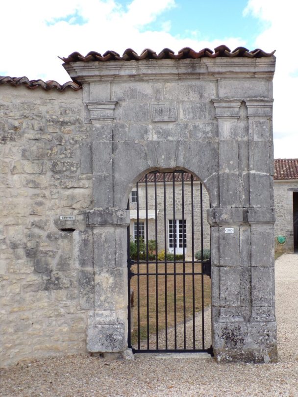 Foussignac - Le chai des Pères daté 1148 (9 août 2018)