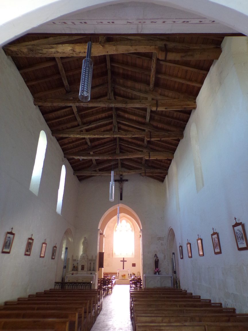 Chassors - L'église Saint-Romain - Vue de la porte d'entrée (15 septembre 2018)