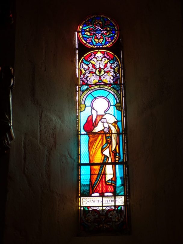 Mesnac - L'église Saint-Pierre - Le vitrail 'Sanctus Auzonius' (16 septembre 2018)