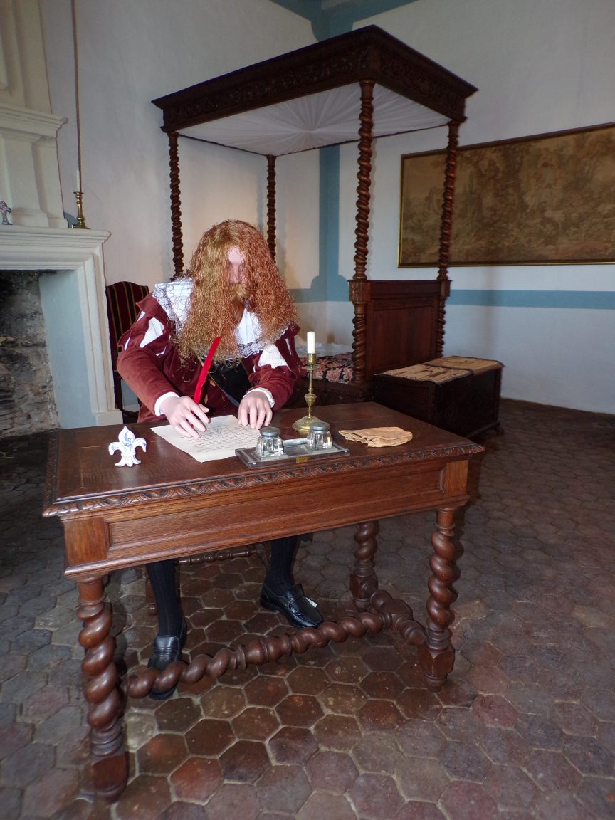 Neuvicq-le-Château - Le château - La chambre Louis XIII (16 septembre 2018)