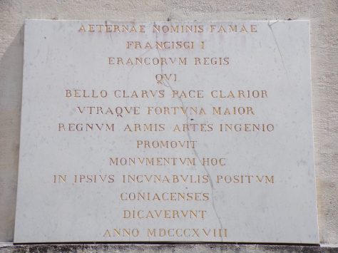 Boulevard Denfert-Rochereau - Musée municipal - Plaque de marbre provenant de la pyramide à la mémoire de la naissance de François Ier (6 mai 2019)